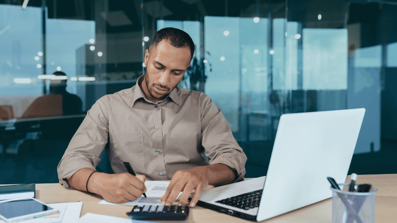 Financial Crime And Investigations Recruitment Regulatory Professional Leading A Business Meeting, Representing Regulatory Leadership Recruitment.